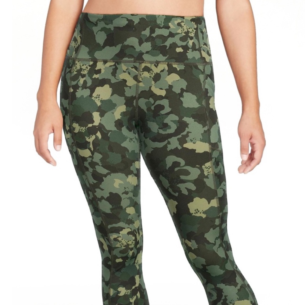 NWT Women's Performance Capri Leggings from Avia